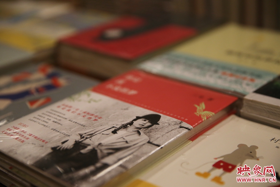 書店內(nèi)的書。