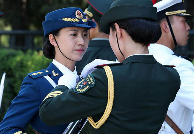 女儀仗兵,這才是2014年真正的女神！
